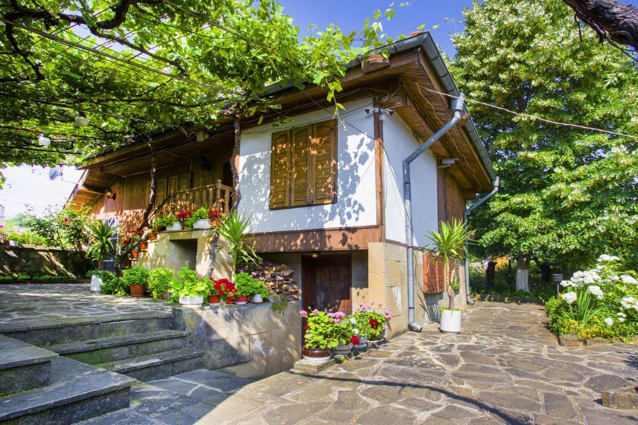 Villa Хаджикольовата Къща Medven Exterior foto