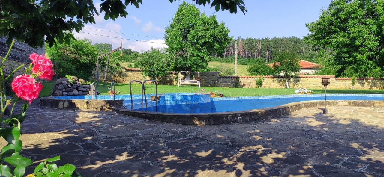 Villa Хаджикольовата Къща Medven Exterior foto